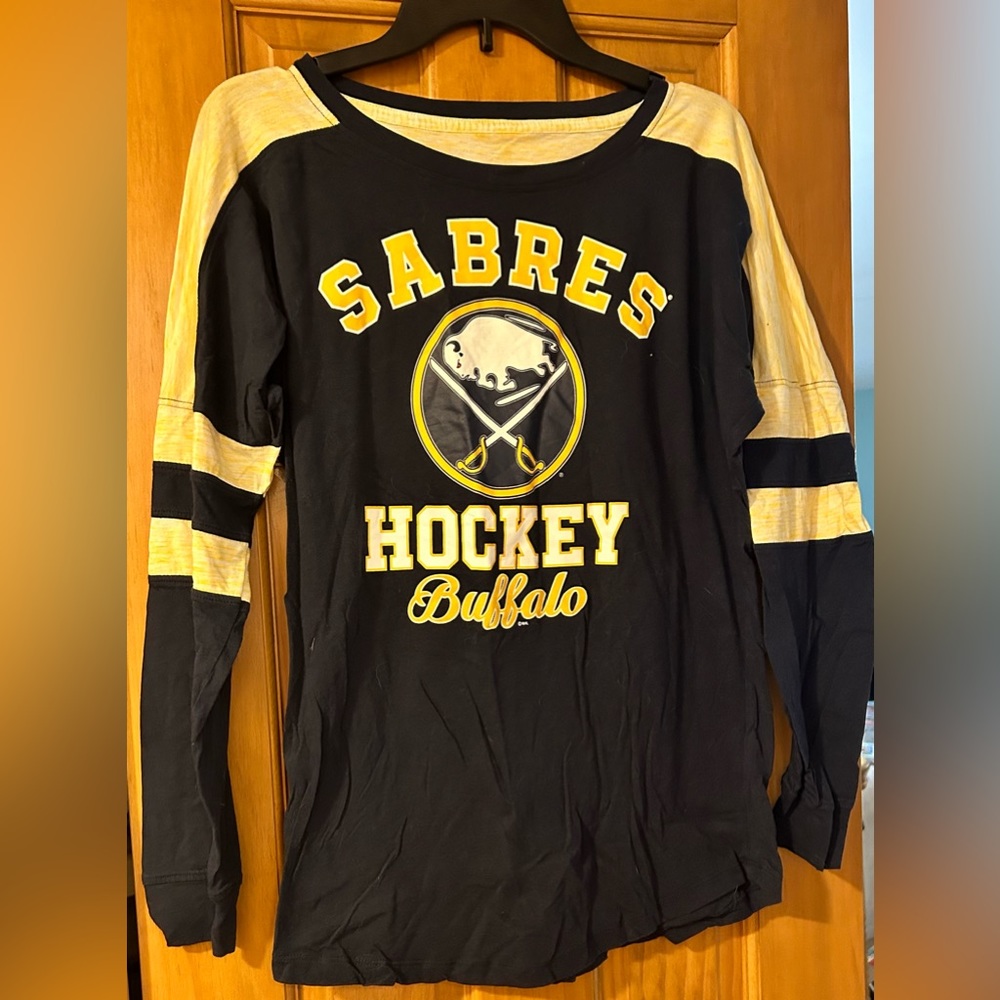 Woman’s Sabres top